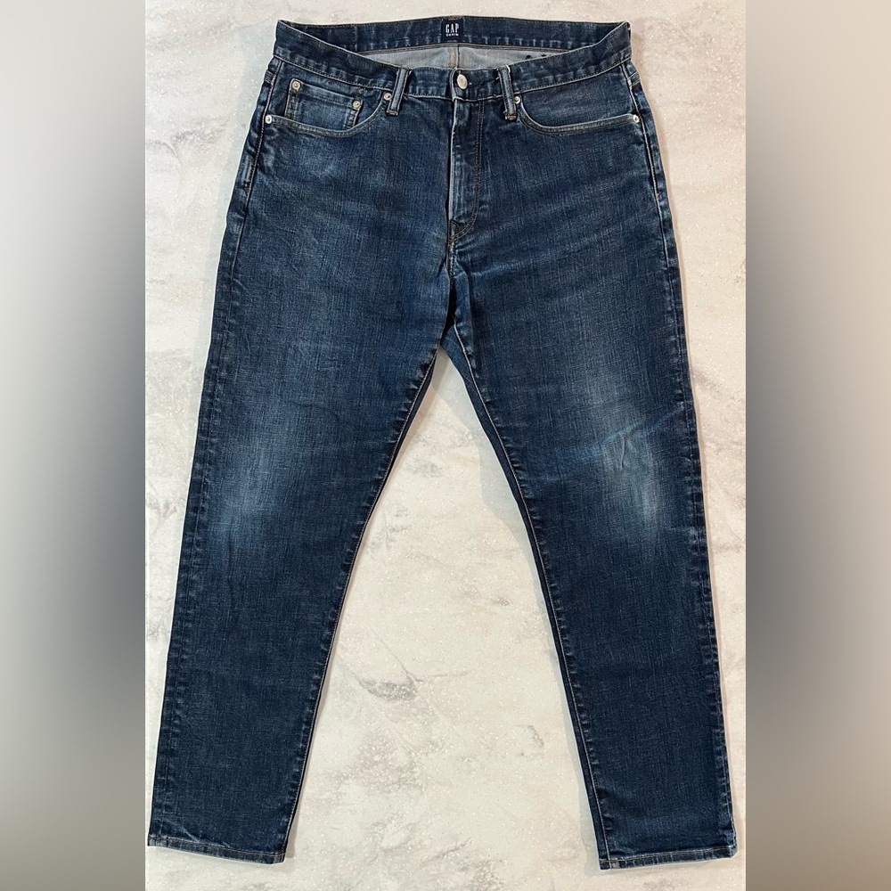 EUC GAP Medium Wash Athletic Fit Jeans Size 33 X 32
